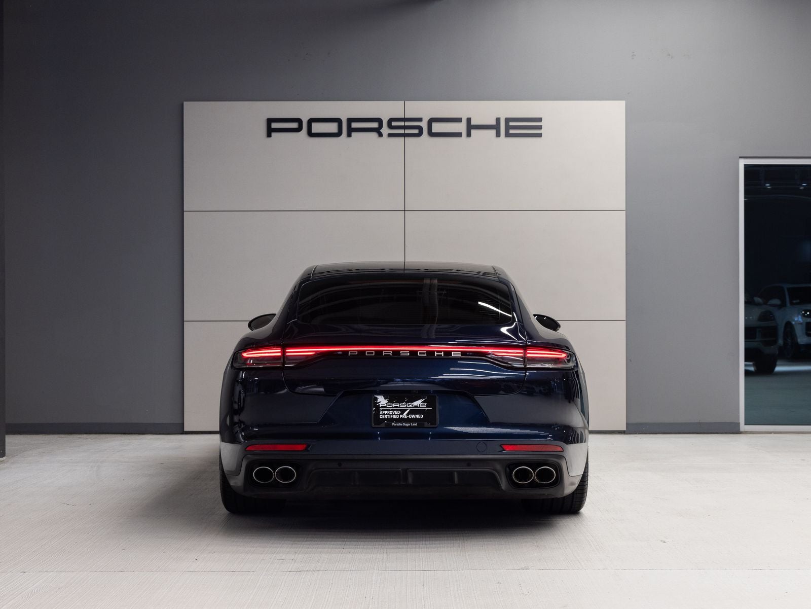 2023 Porsche Panamera 4 Platinum Edition