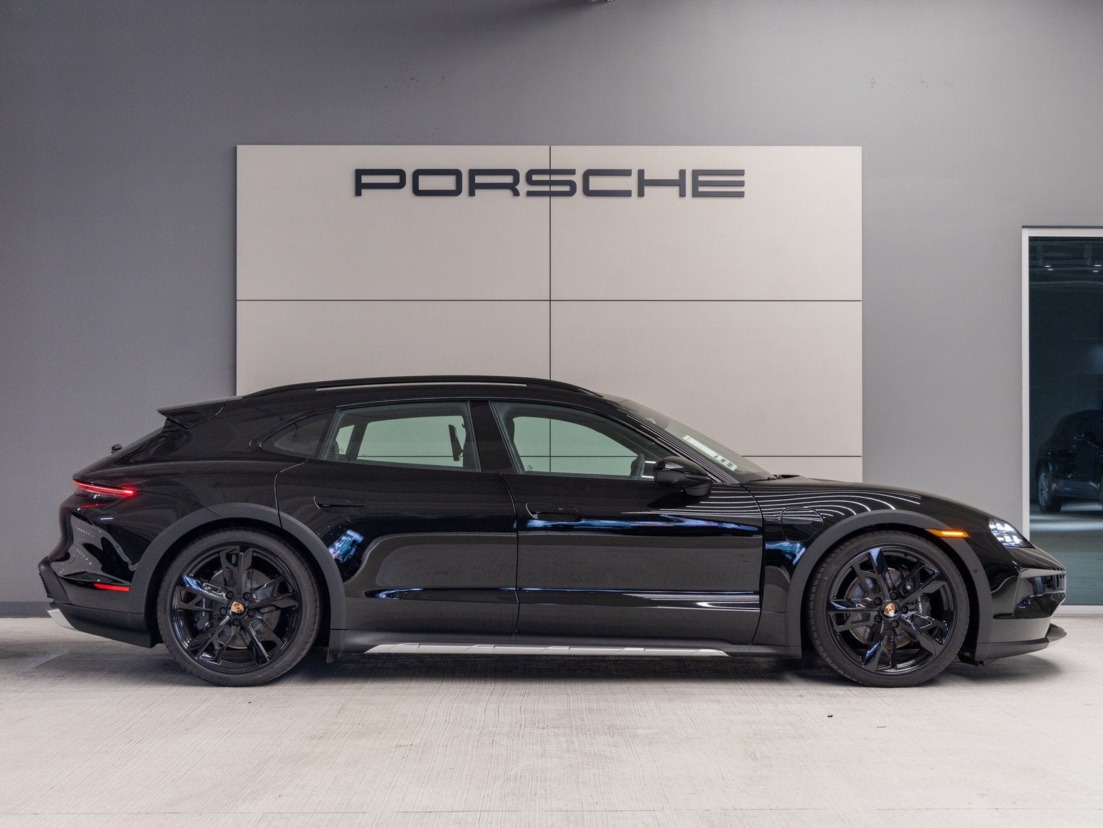 2025 Porsche Taycan Taycan 4 Cross Turismo