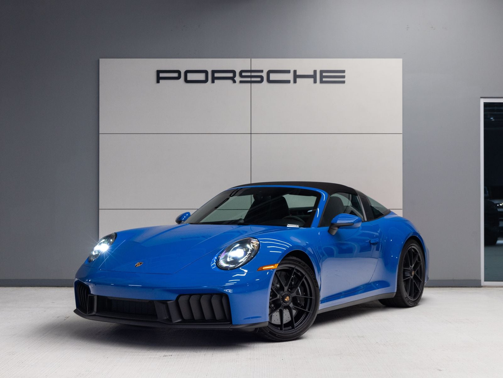 2025 Porsche 911 GTS