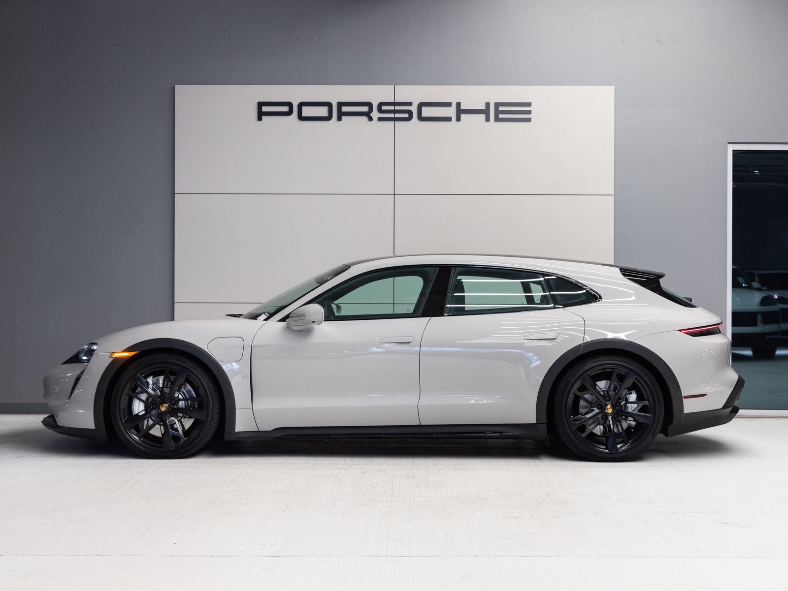 2024 Porsche Taycan Taycan 4S Cross Turismo (MY24)