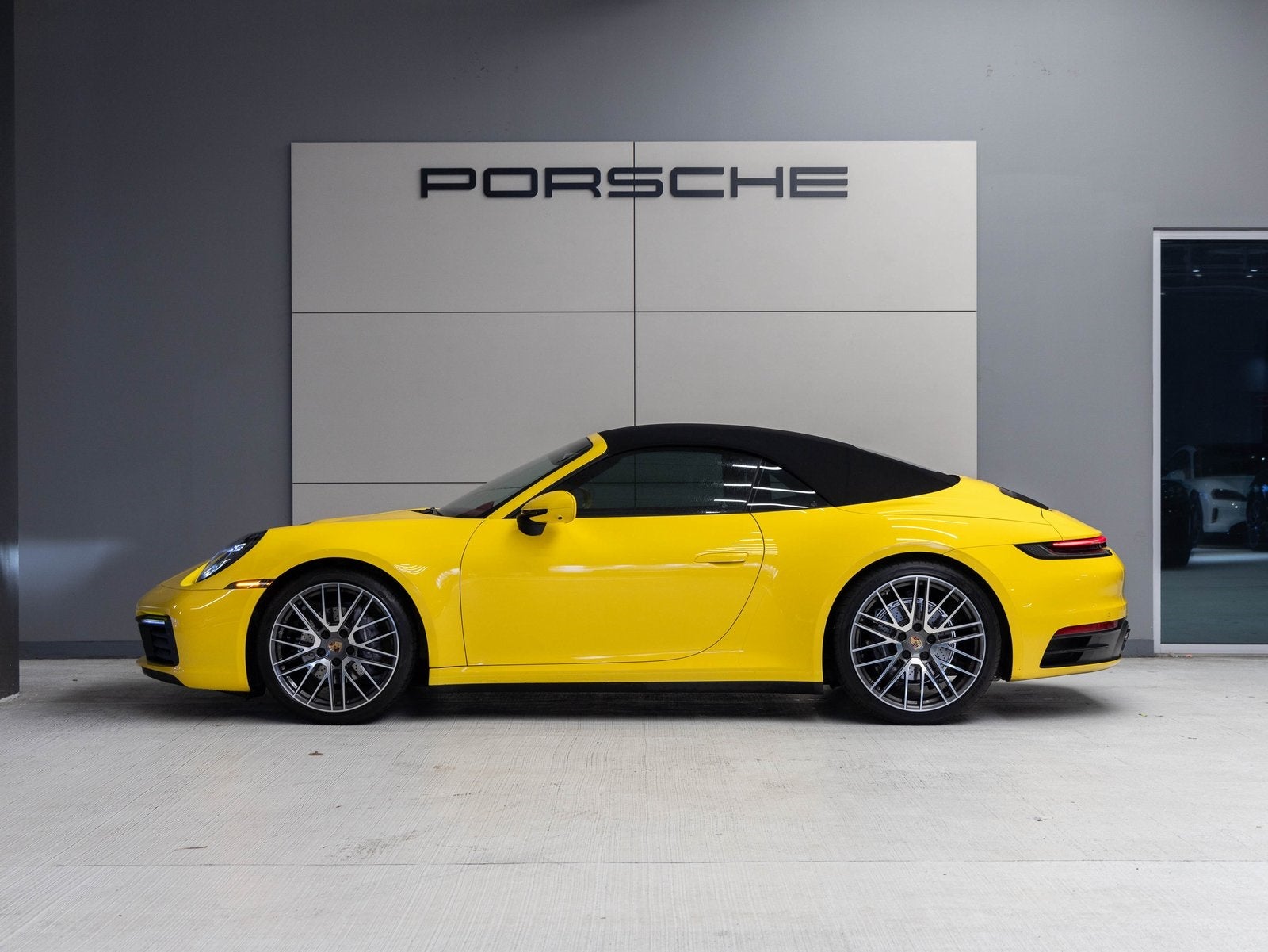 2023 Porsche 911 911 Carrera Cabriolet (MY23)