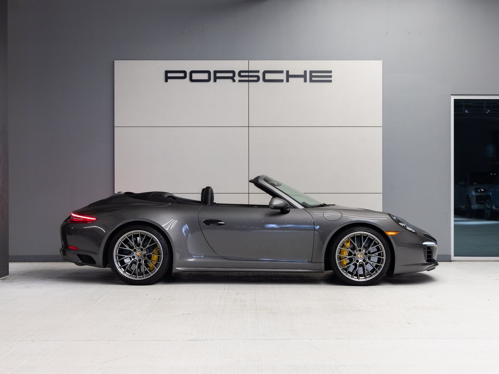 2018 Porsche 911 911 Carrera 4S Cabriolet