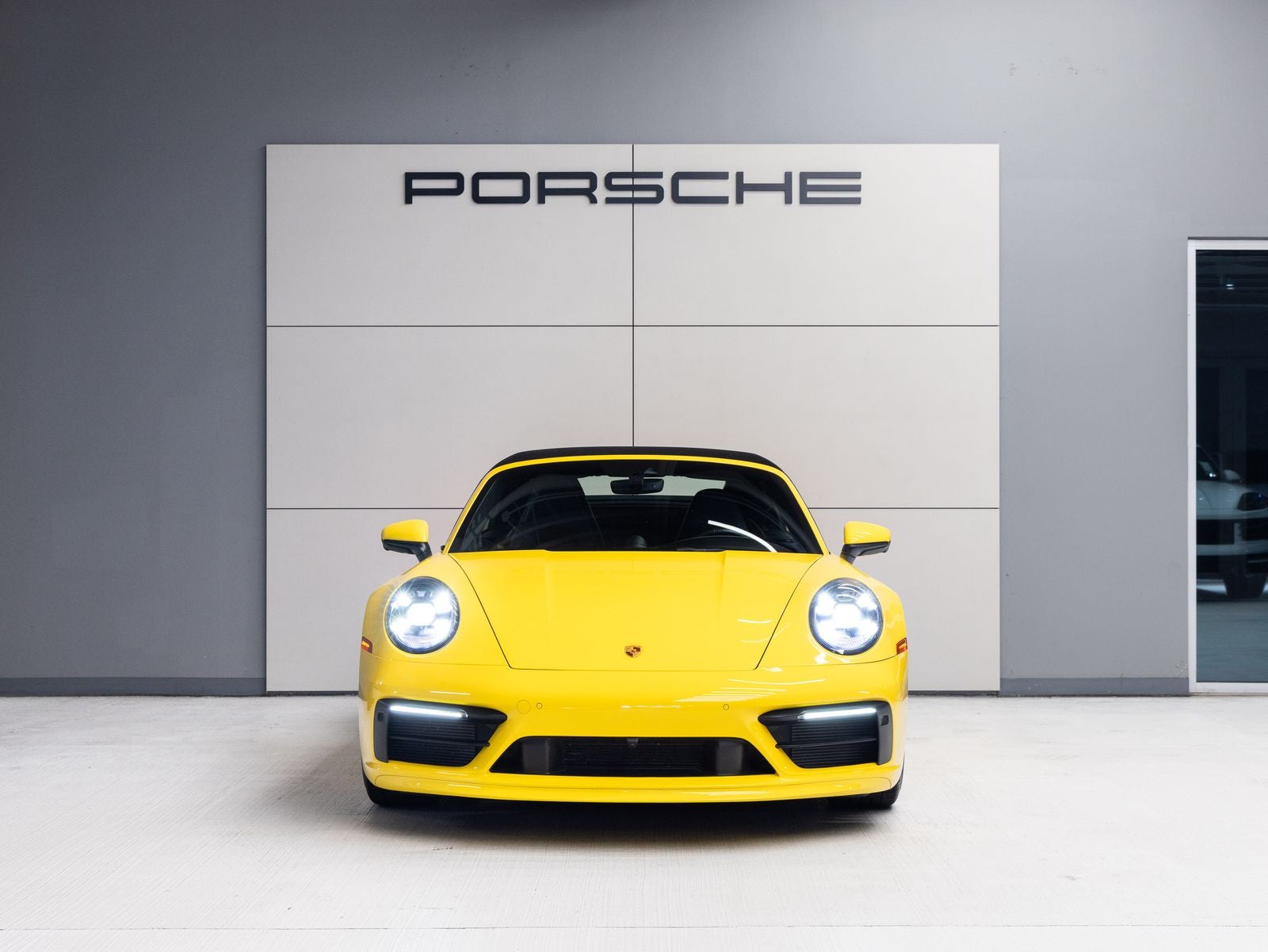 2022 Porsche 911 911 Carrera S Cabriolet (MY22)