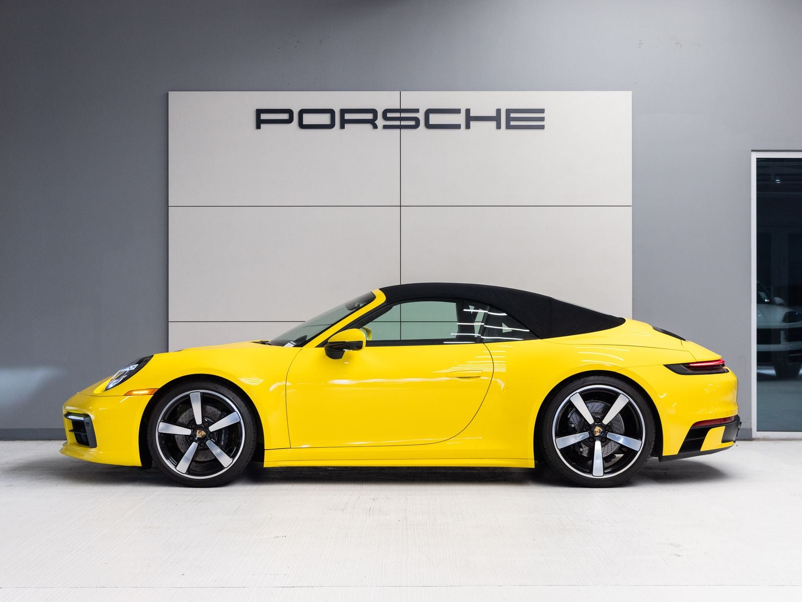 2022 Porsche 911 911 Carrera S Cabriolet (MY22)
