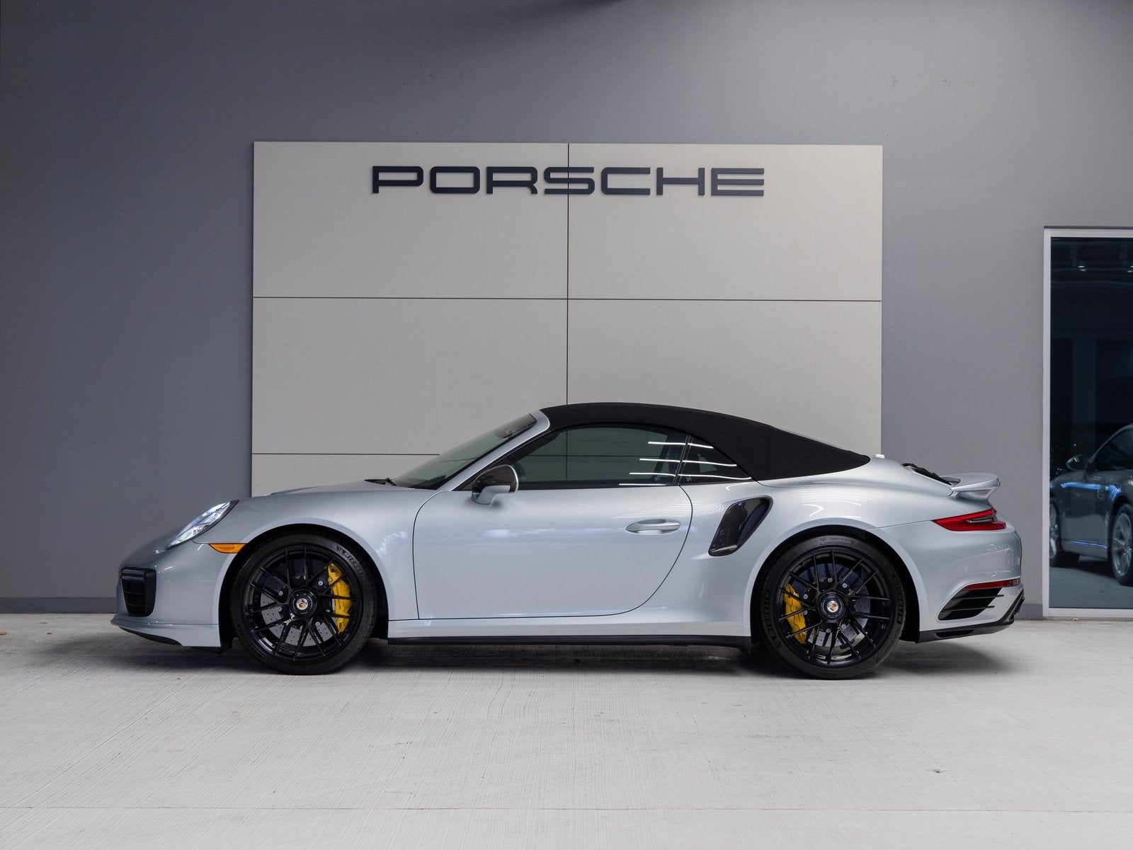2018 Porsche 911 911 Turbo S Cabriolet