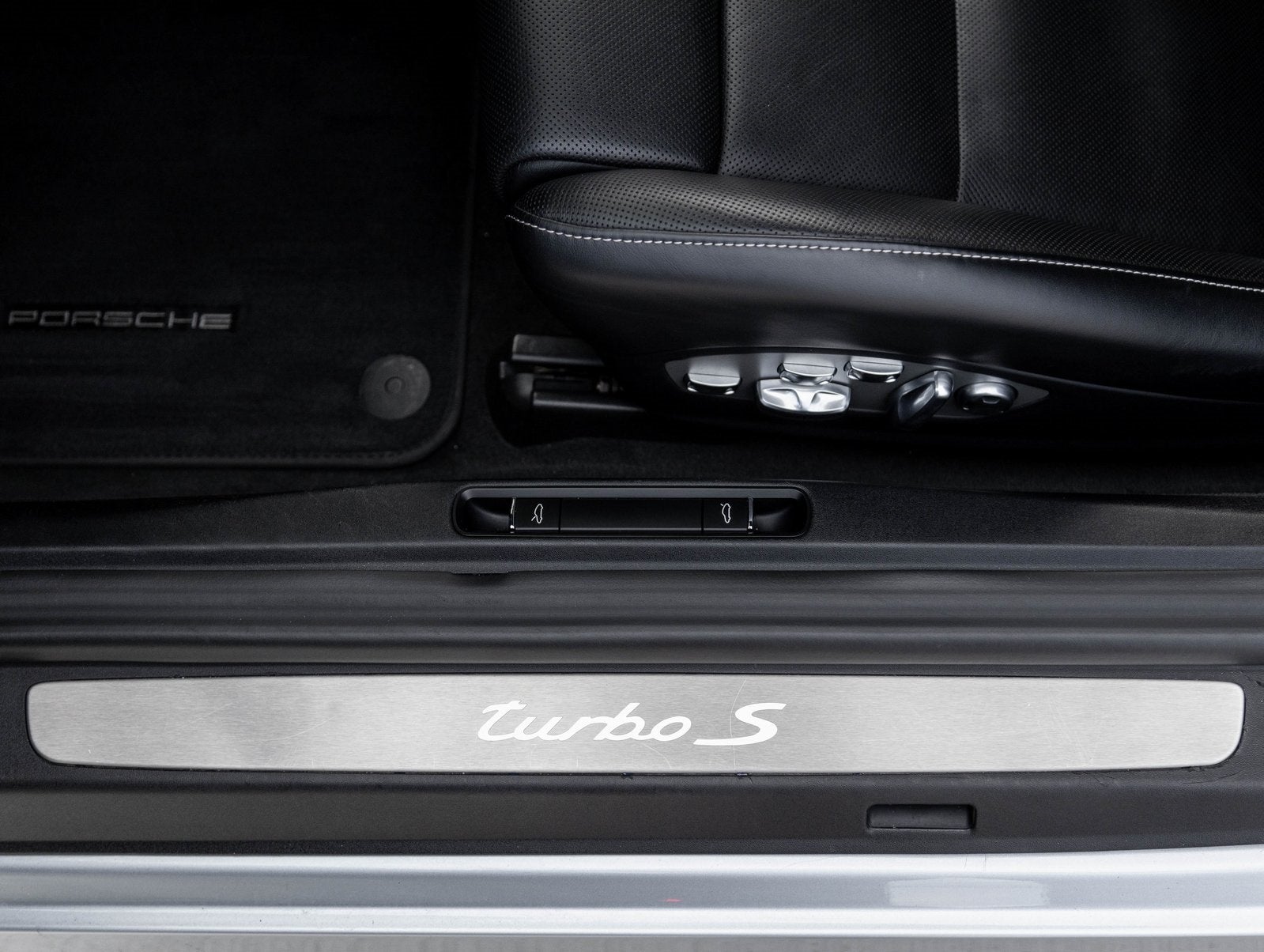 2018 Porsche 911 911 Turbo S Cabriolet