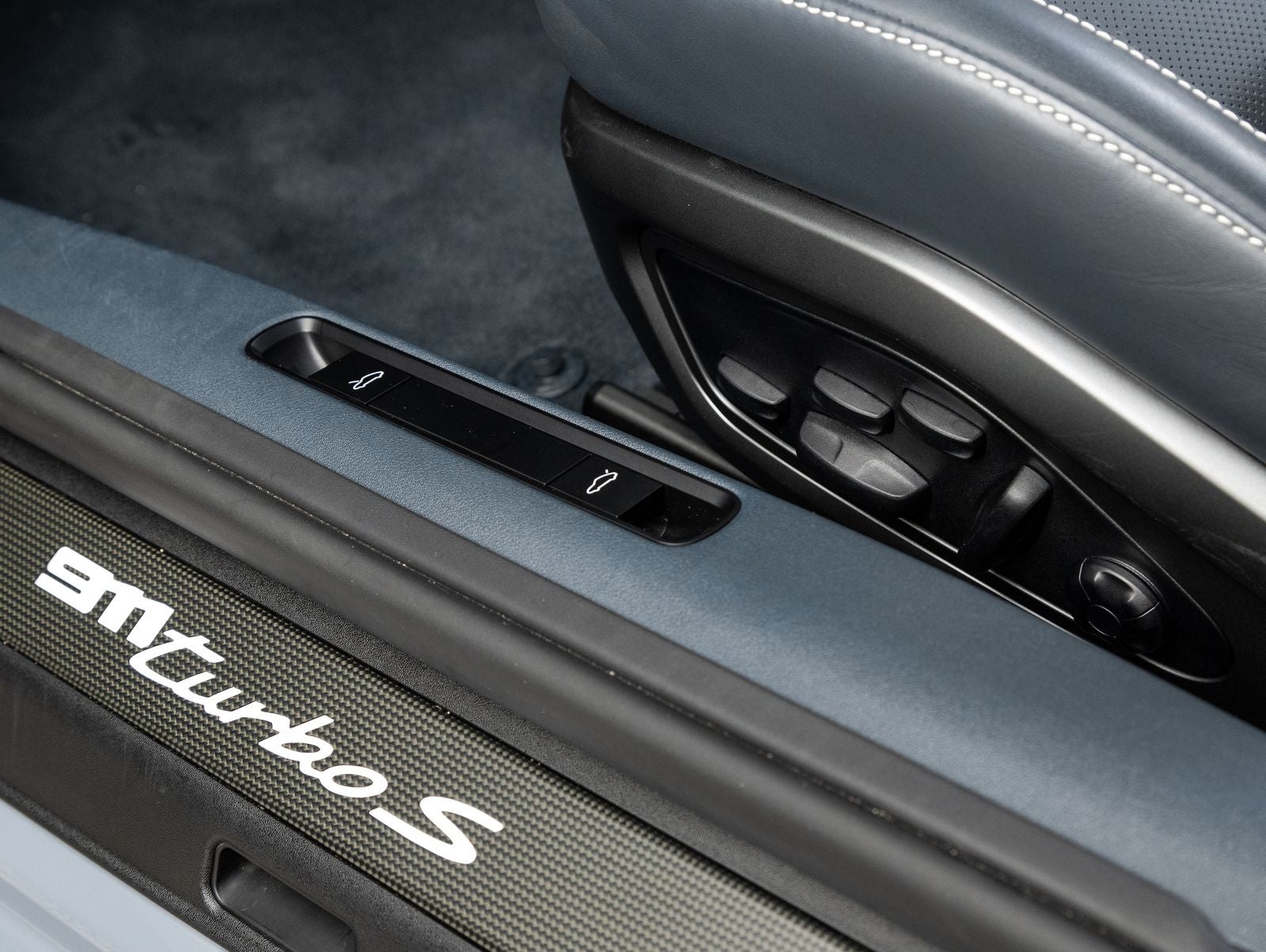 2024 Porsche 911 Turbo S Cabriolet