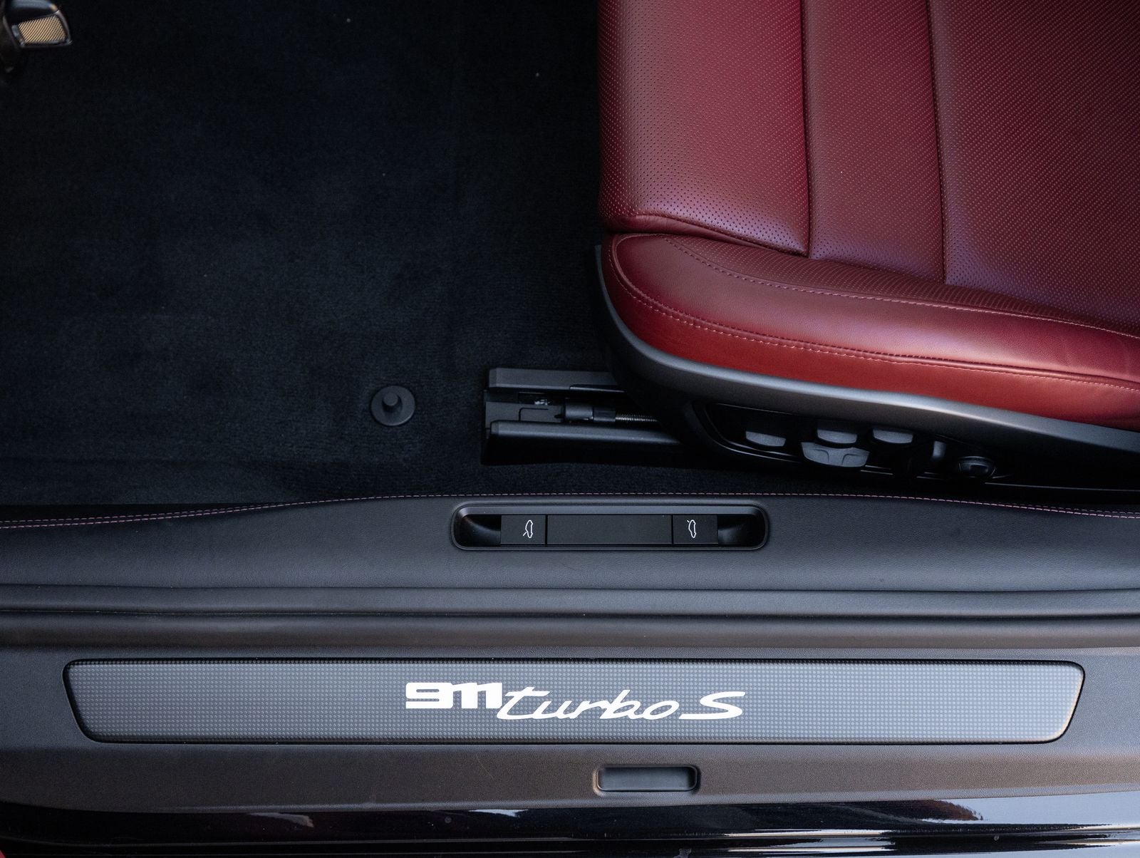 2025 Porsche 911 Turbo S Cabriolet