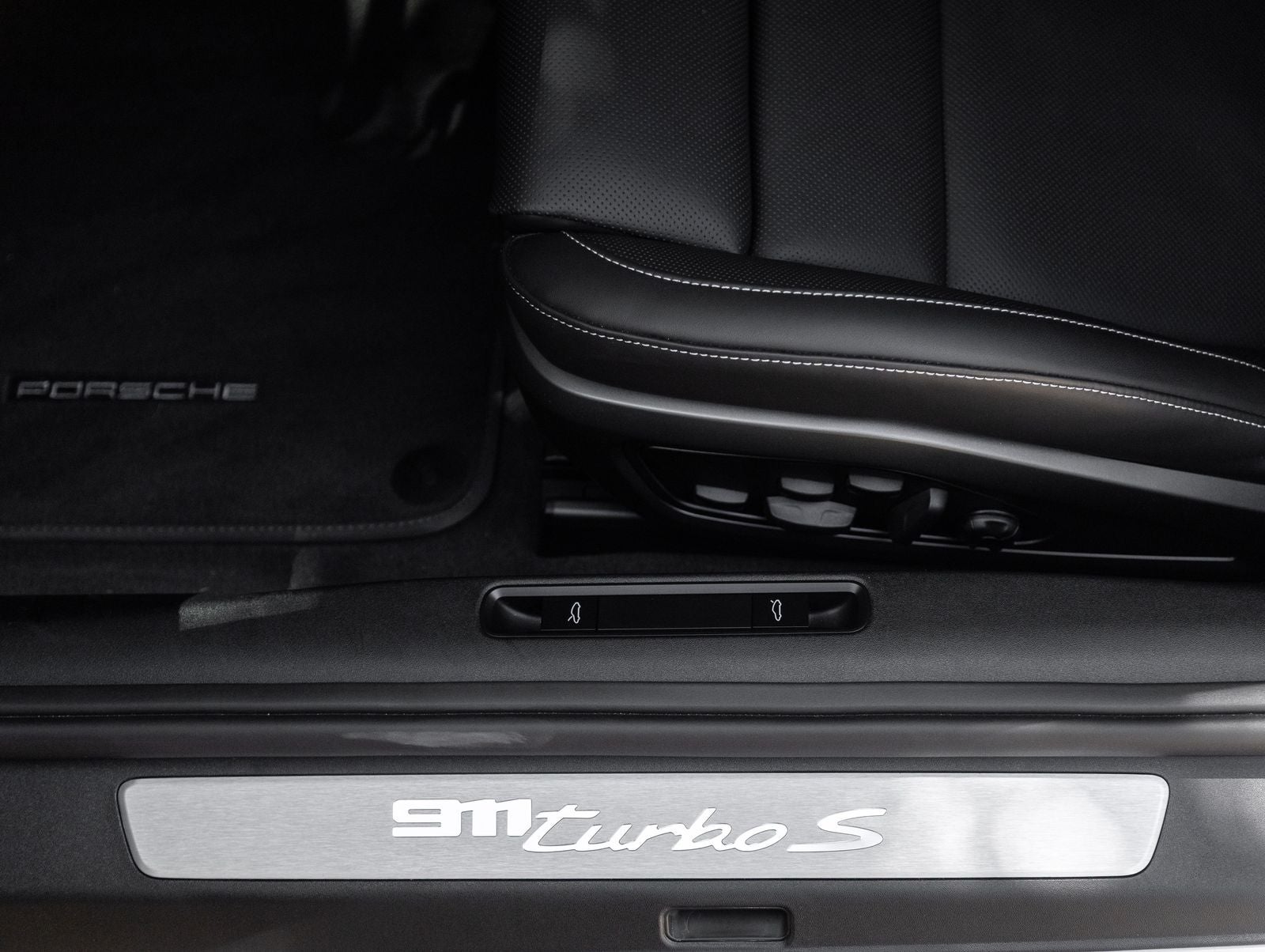 2025 Porsche 911 Turbo S Cabriolet