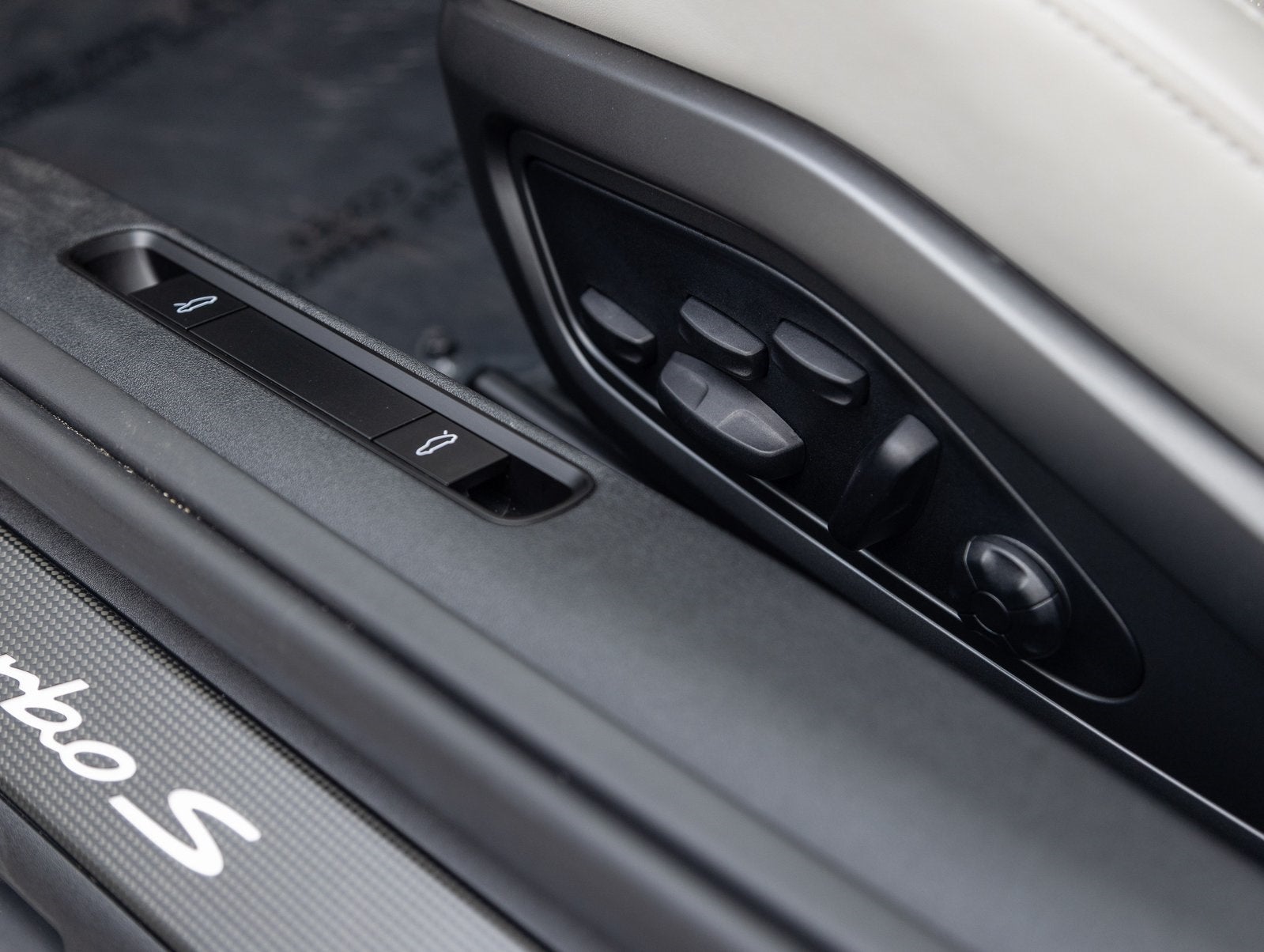 2024 Porsche 911 911 Turbo S Cabriolet (MY24)