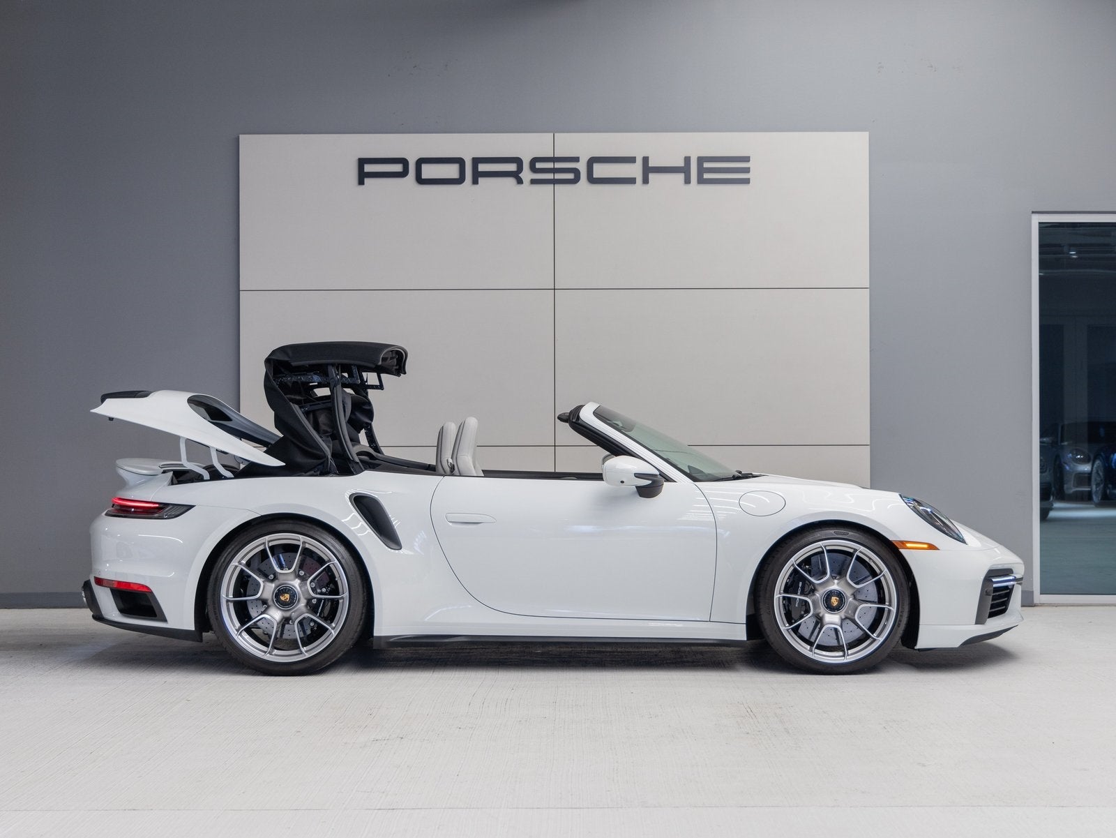 2024 Porsche 911 911 Turbo S Cabriolet (MY24)