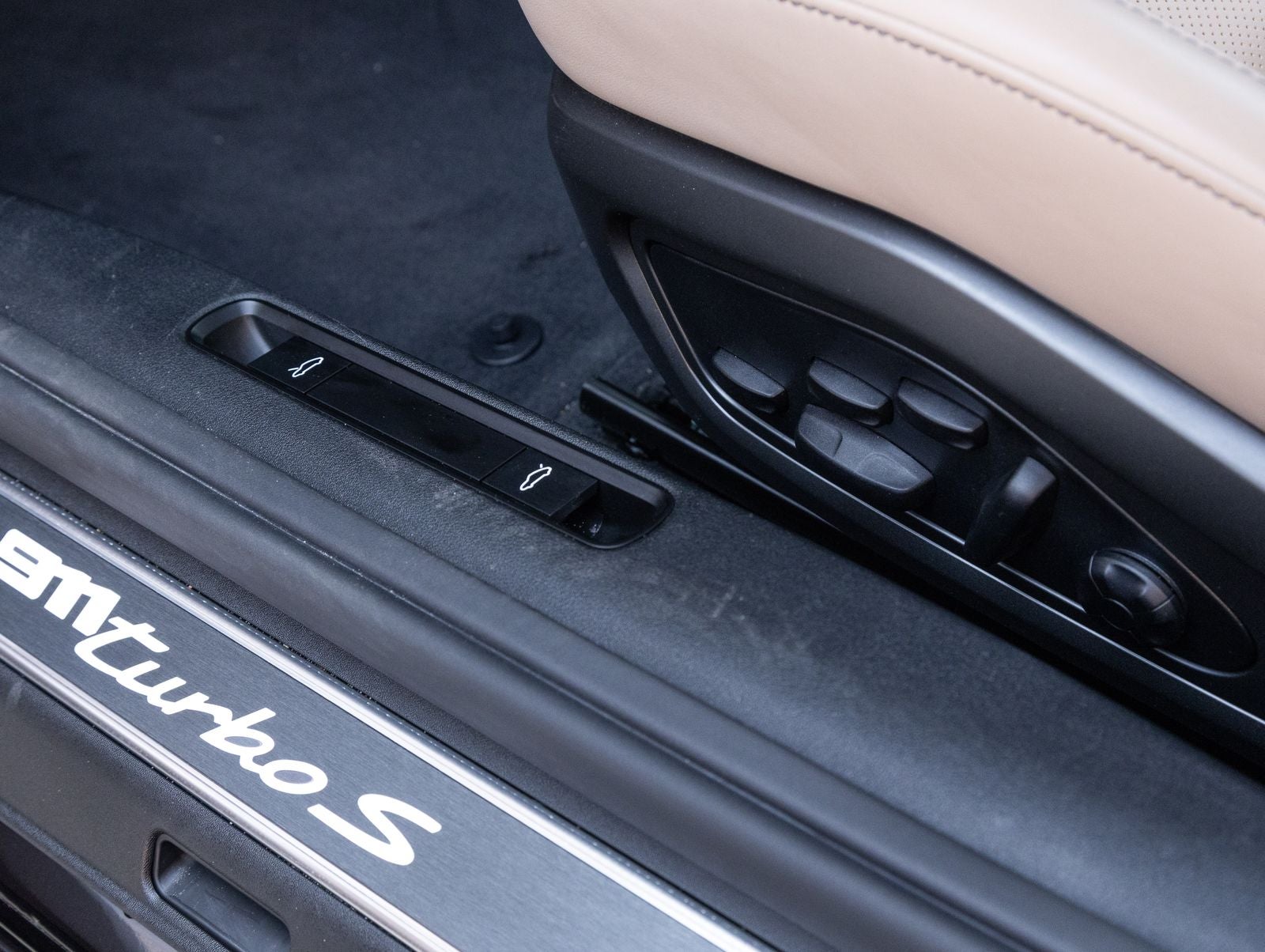 2024 Porsche 911 Turbo S Cabriolet