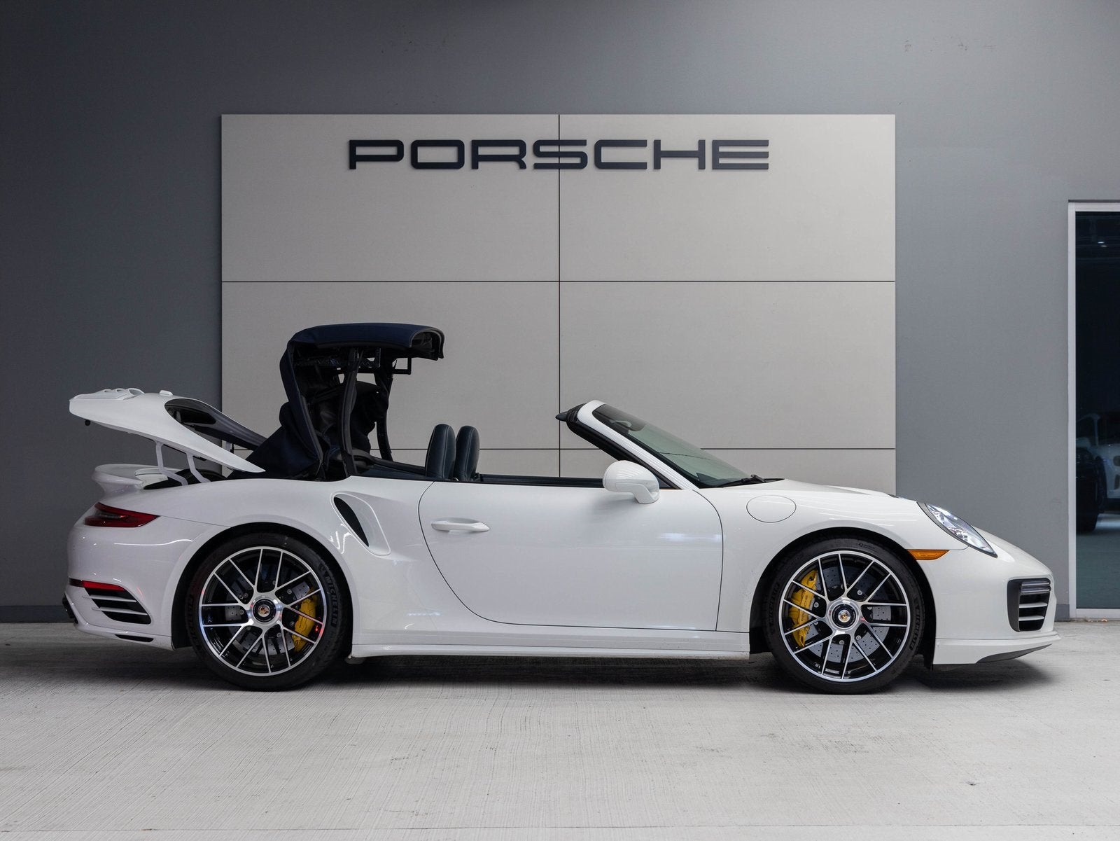 2019 Porsche 911 911 Turbo S Cabriolet