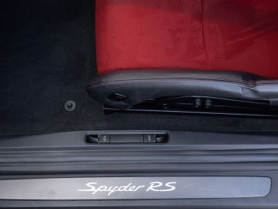2025 Porsche 718 Spyder RS