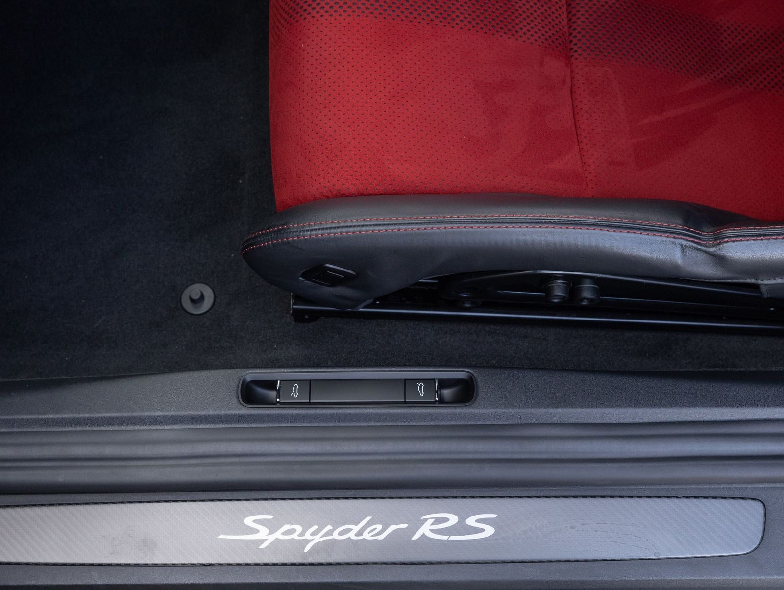 2025 Porsche 718 Spyder RS