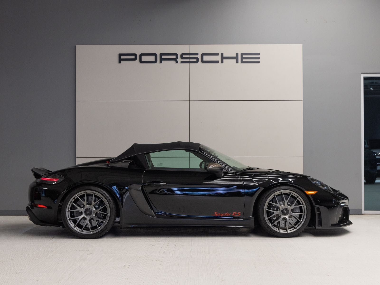 2025 Porsche 718 Spyder RS