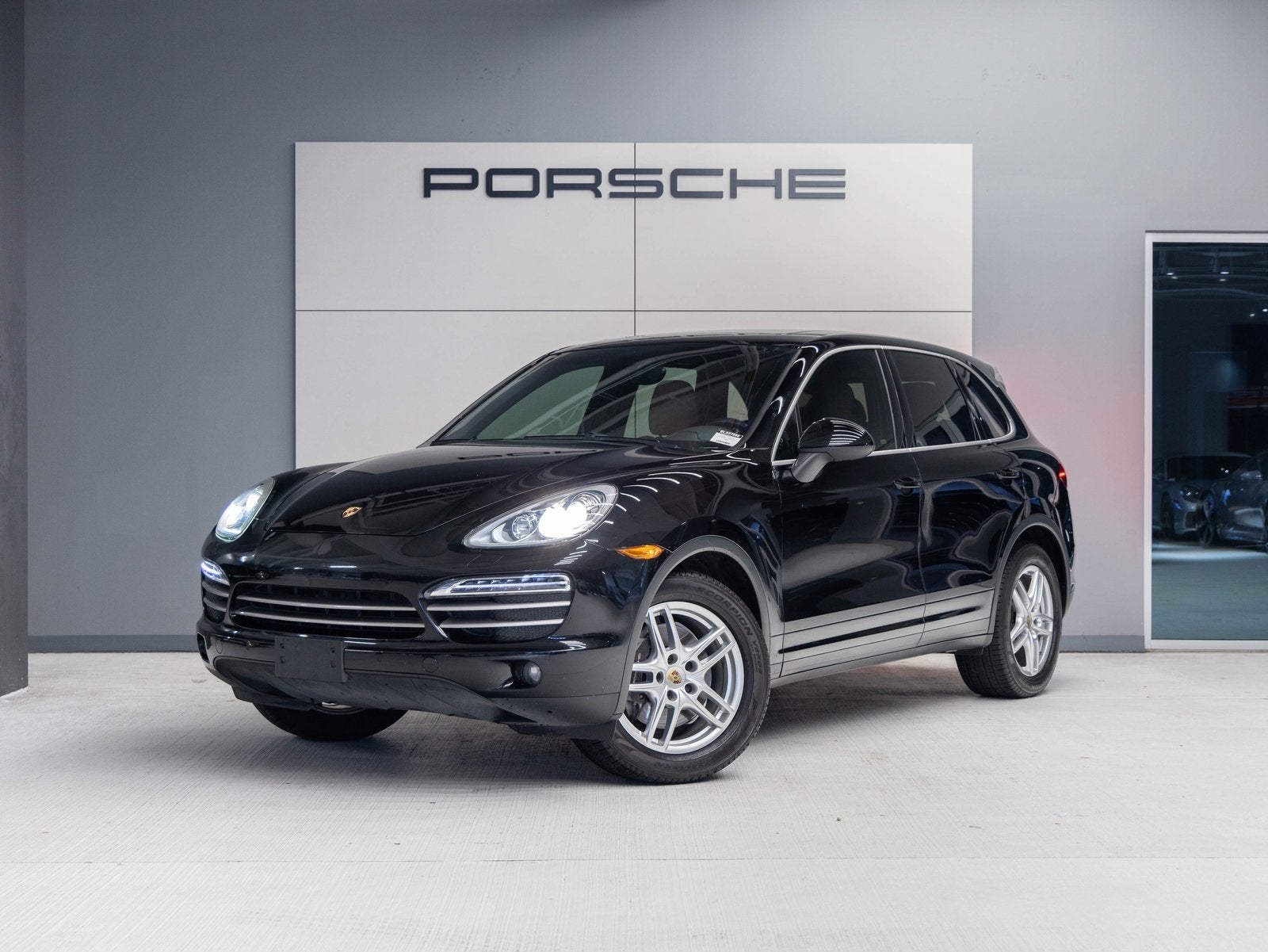 2014 Porsche Cayenne Cayenne Platinum Edition