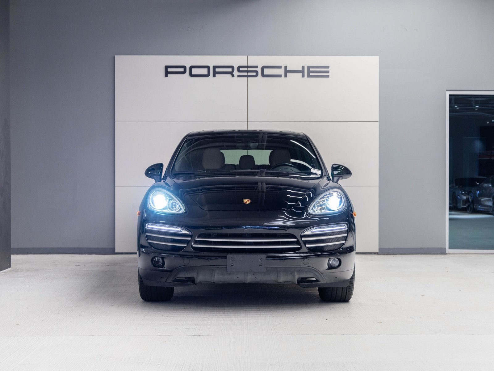 2014 Porsche Cayenne Cayenne Platinum Edition