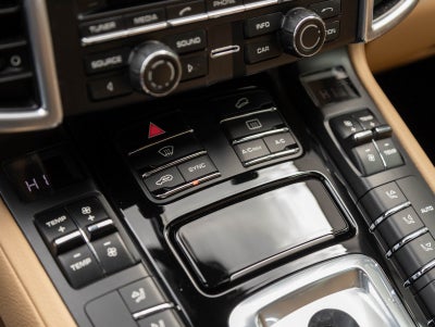 2014 Porsche Cayenne Cayenne Platinum Edition