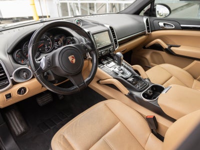 2014 Porsche Cayenne Cayenne Platinum Edition