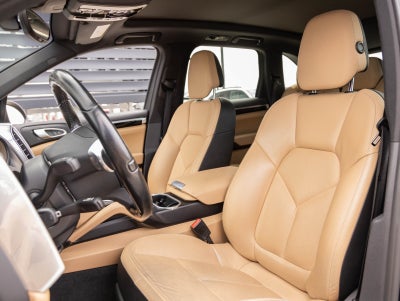 2014 Porsche Cayenne Cayenne Platinum Edition