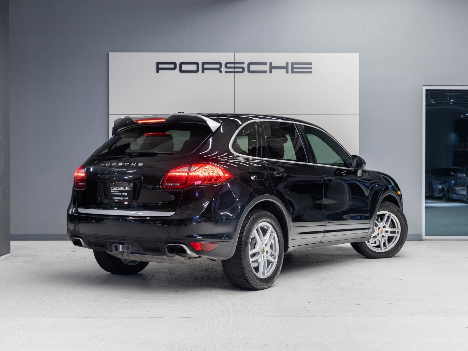 2014 Porsche Cayenne Cayenne Platinum Edition