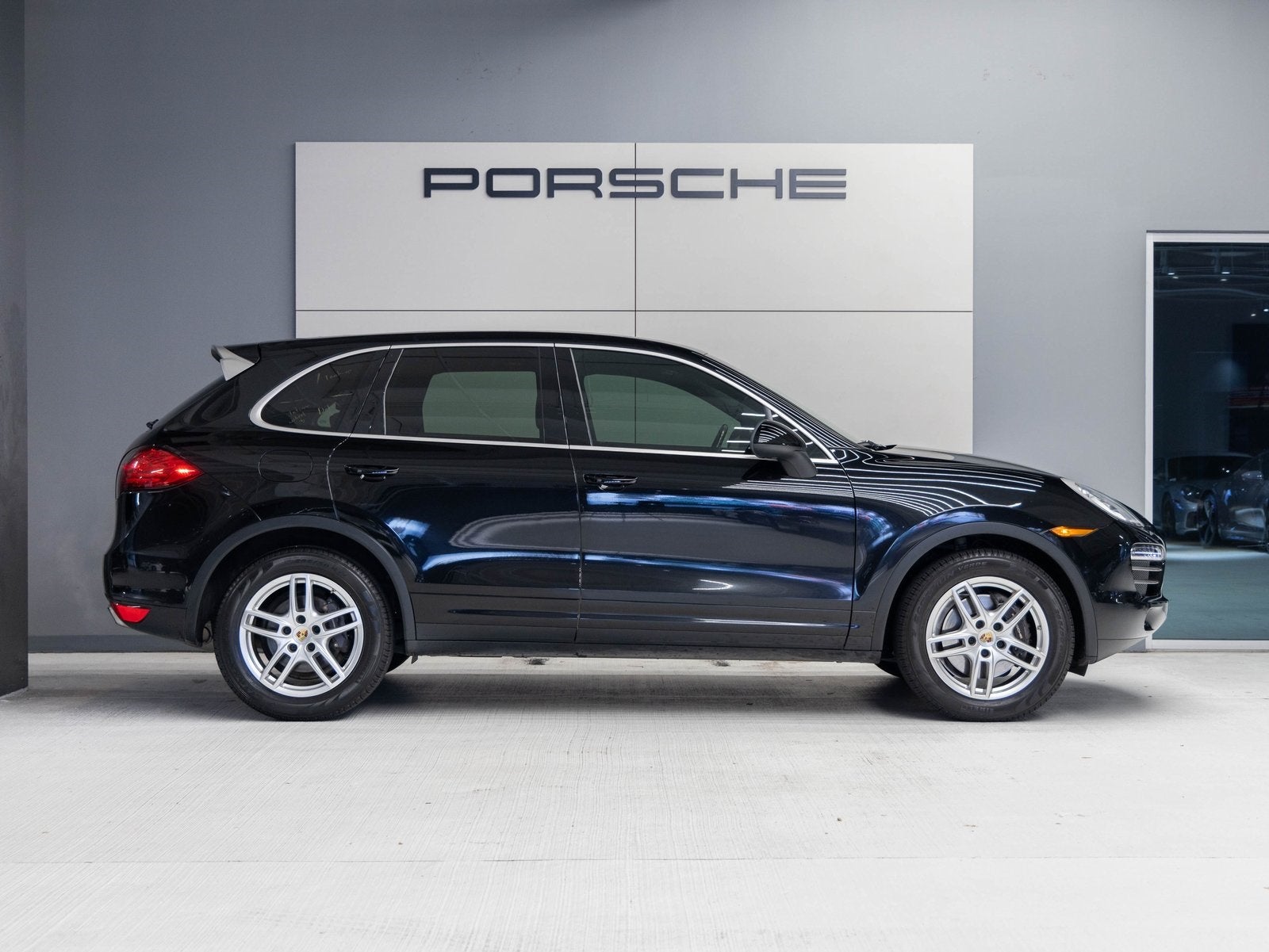 2014 Porsche Cayenne Cayenne Platinum Edition