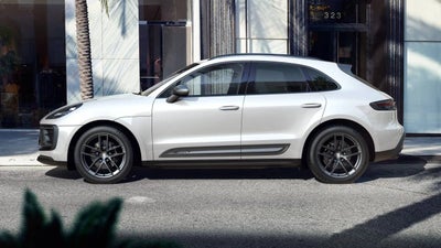 2024 Porsche Macan Macan T (MY24)