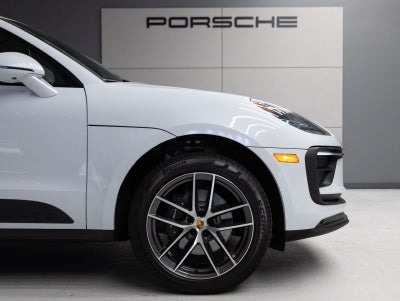 2026 Porsche Macan AWD