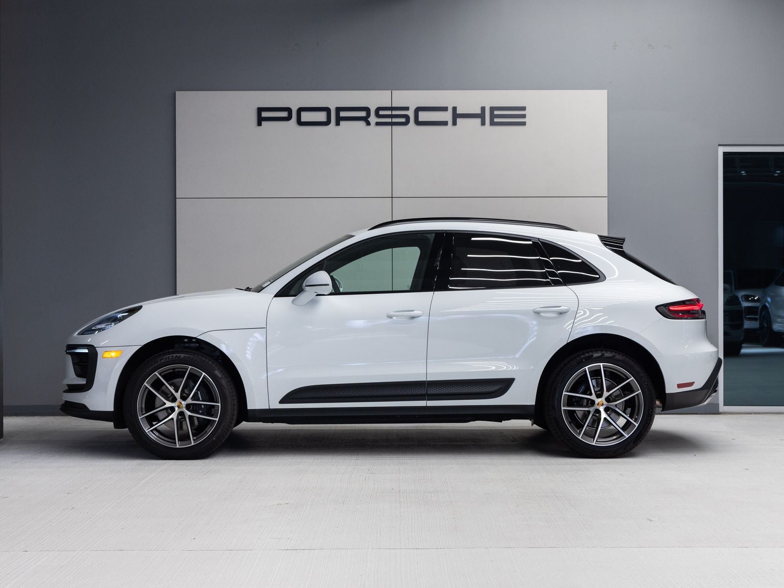2026 Porsche Macan AWD