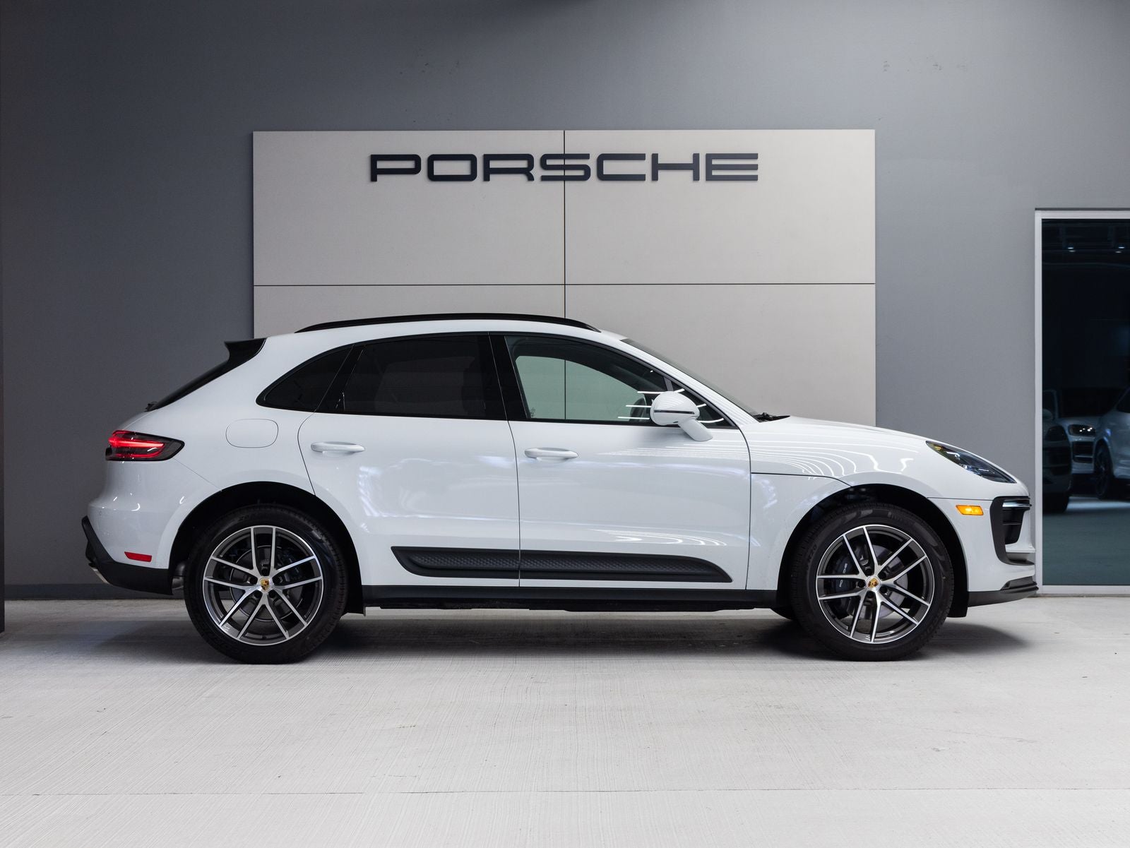 2026 Porsche Macan AWD