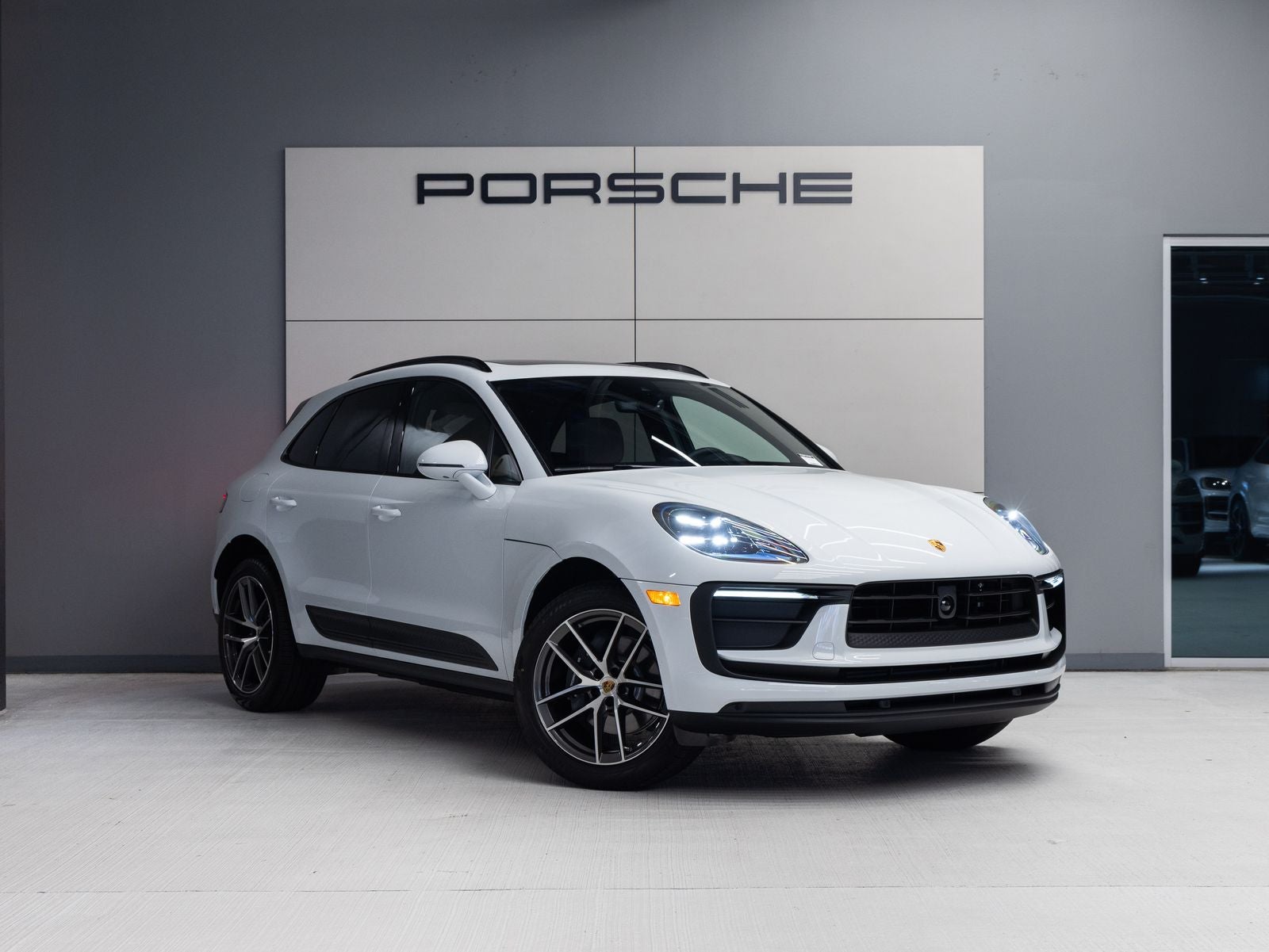 2026 Porsche Macan AWD