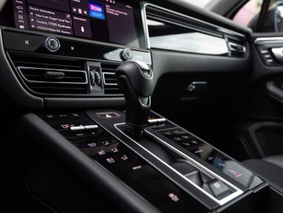 2024 Porsche Macan Macan (MY24)