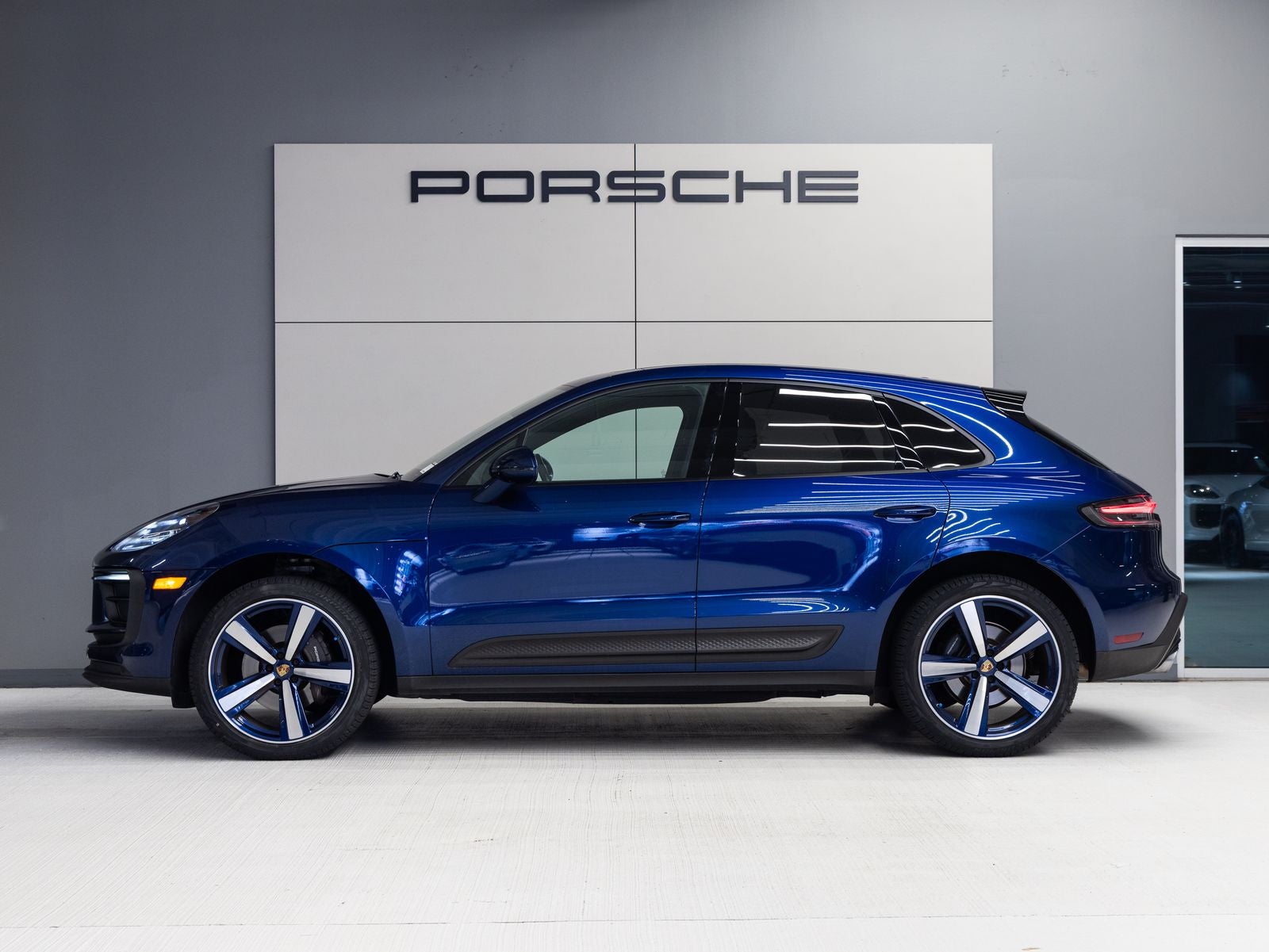 2024 Porsche Macan AWD