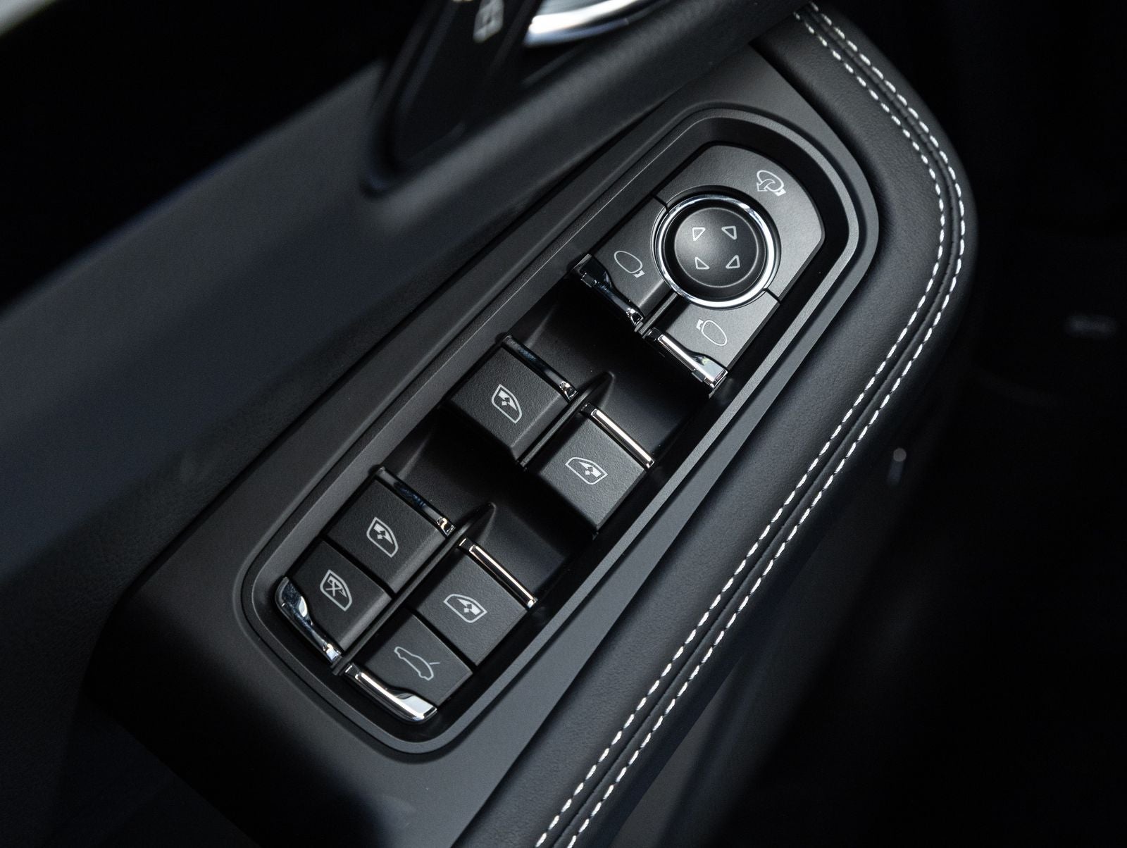 2026 Porsche Macan T