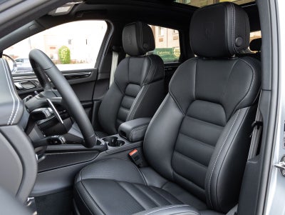 2026 Porsche Macan T