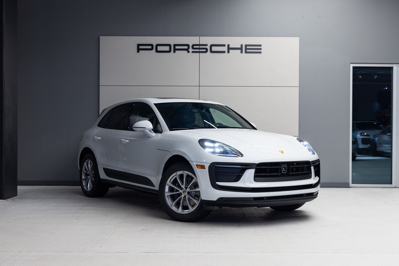 2026 Porsche Macan Macan