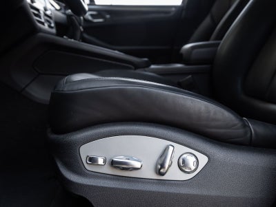 2023 Porsche Macan Macan (MY23)