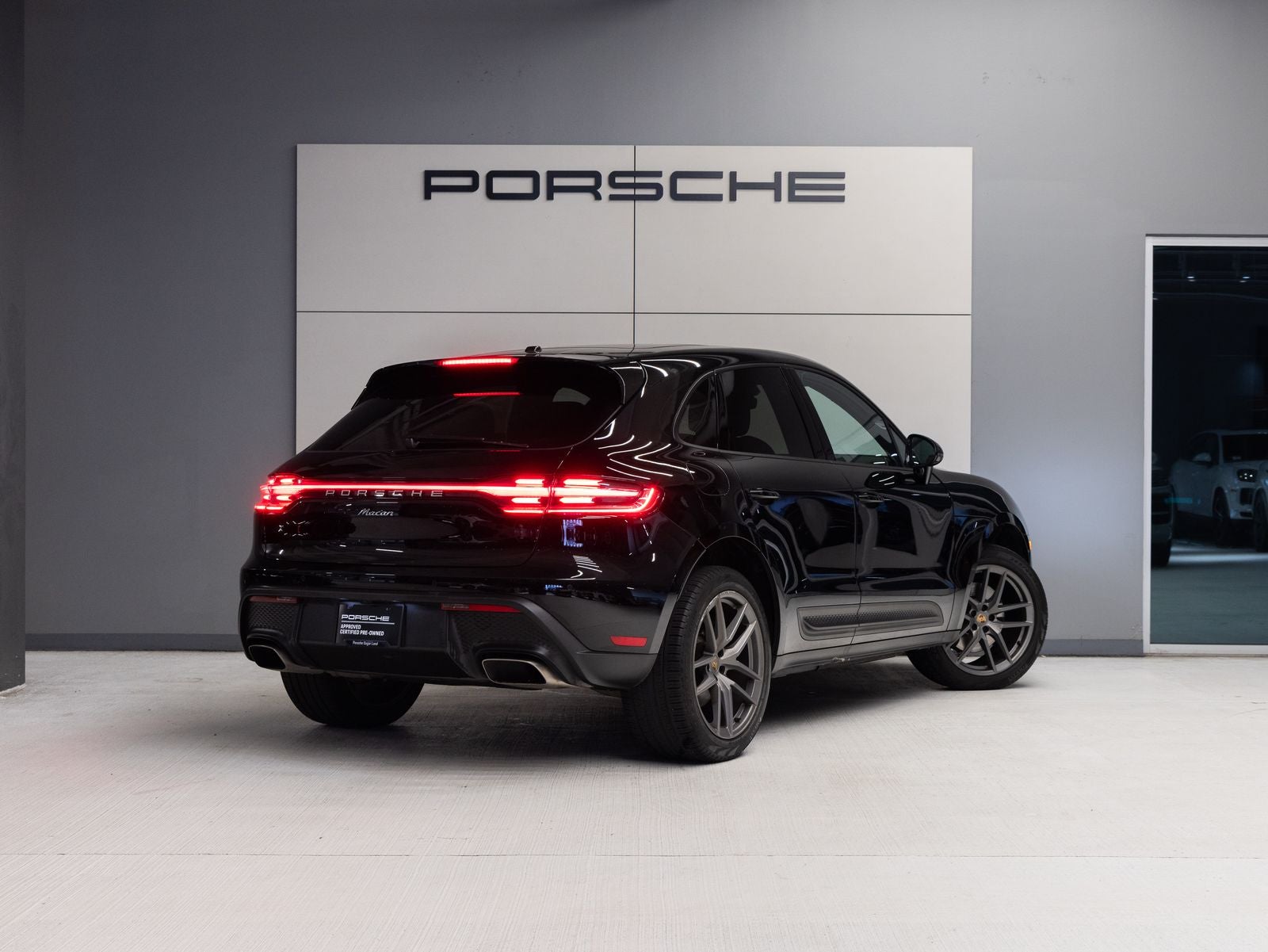 2023 Porsche Macan Macan (MY23)
