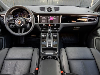 2026 Porsche Macan AWD