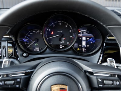 2026 Porsche Macan AWD