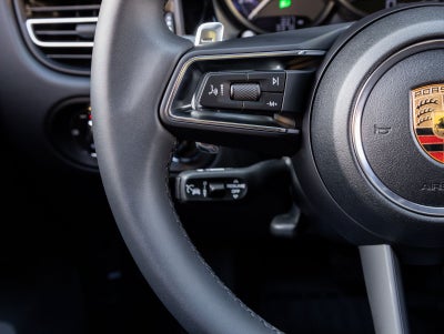 2026 Porsche Macan AWD