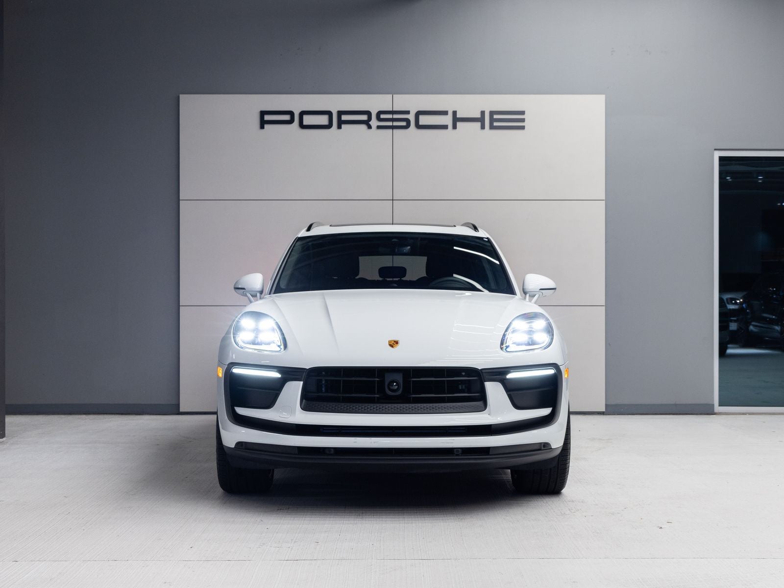 2026 Porsche Macan AWD