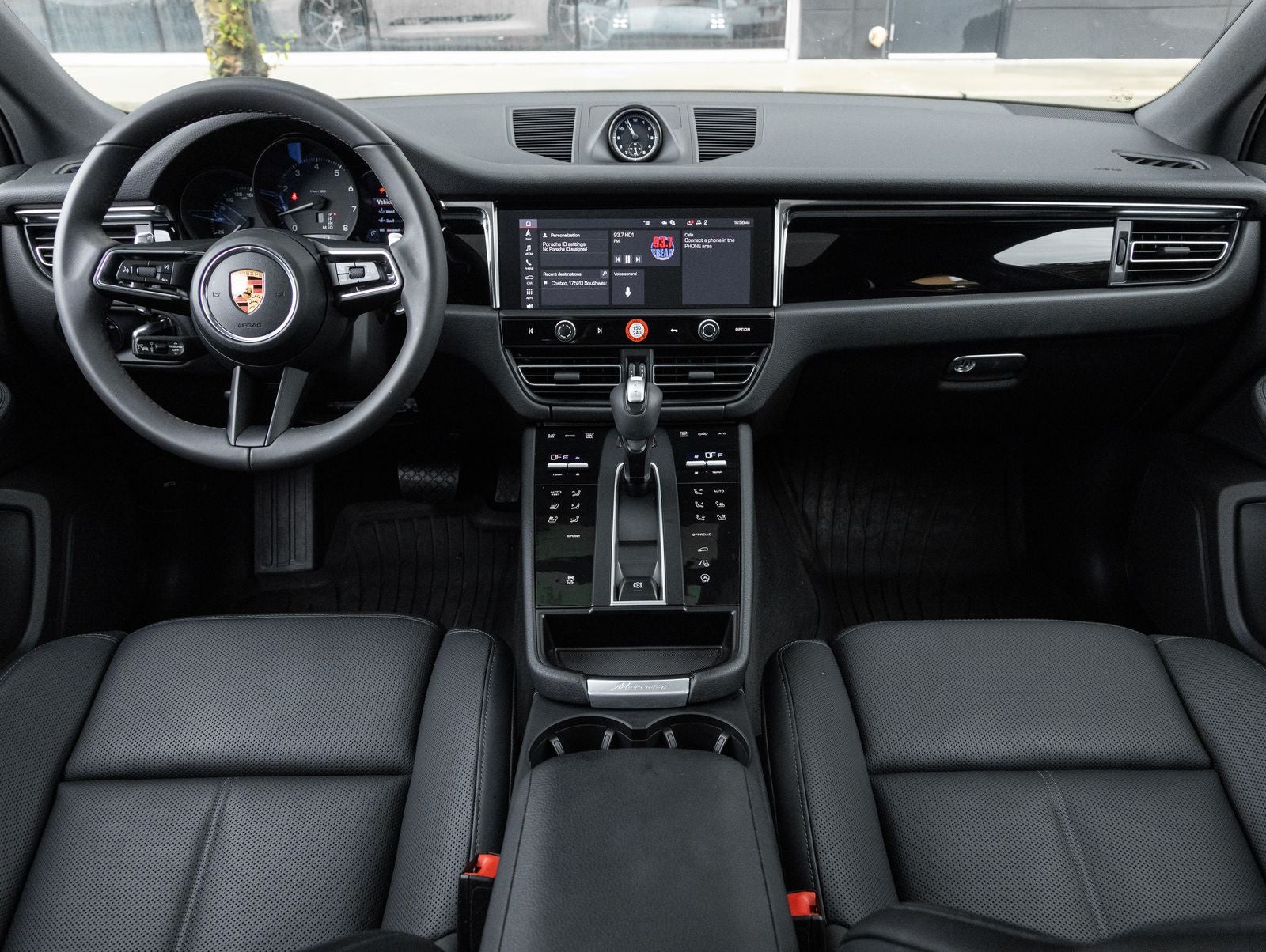 2026 Porsche Macan AWD
