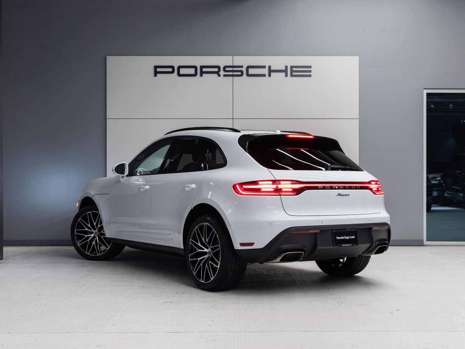 2026 Porsche Macan AWD