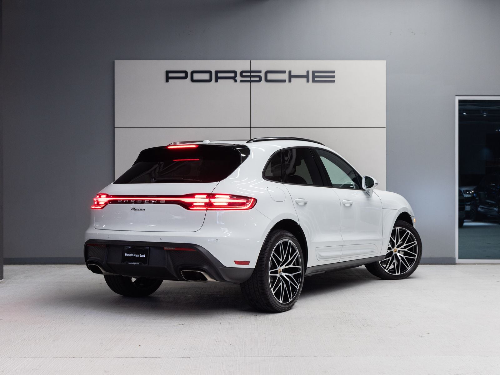 2026 Porsche Macan AWD