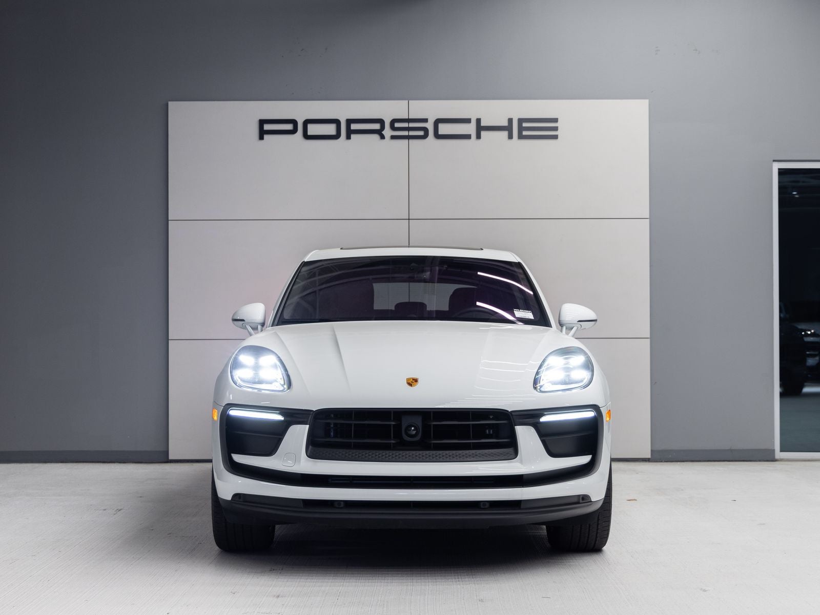 2026 Porsche Macan AWD