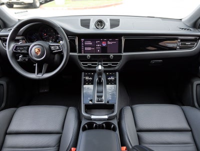 2026 Porsche Macan AWD