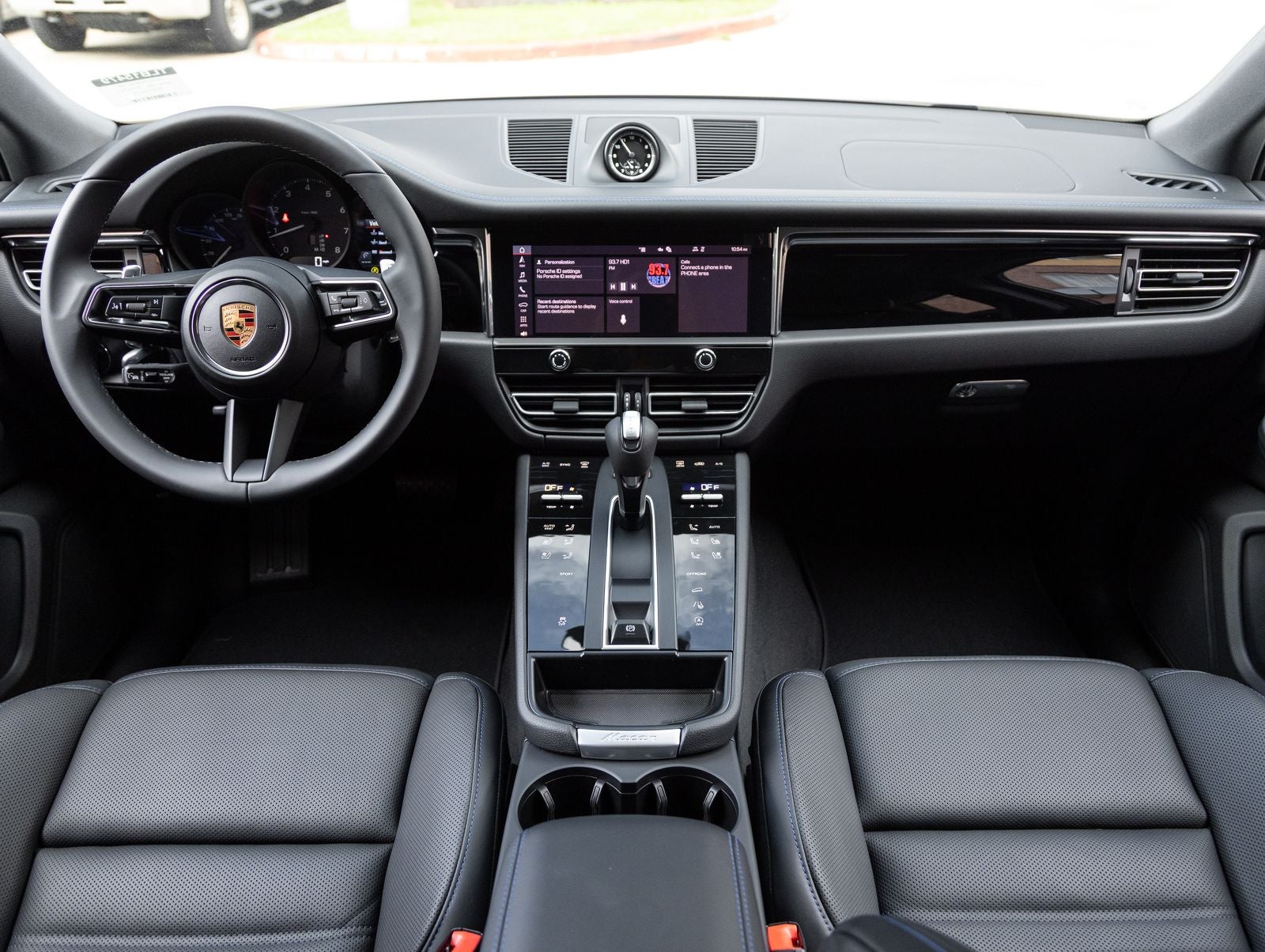 2026 Porsche Macan AWD