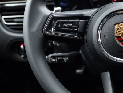 2026 Porsche Macan AWD